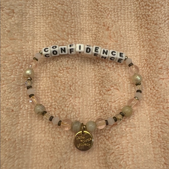 Little Word Project Confidence and XOXO bracelets - Picture 4 of 5